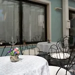 Ginevra Hotel *