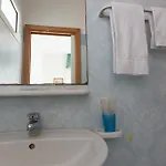 Ginevra Hotel *