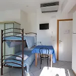 Ginevra Hotel *